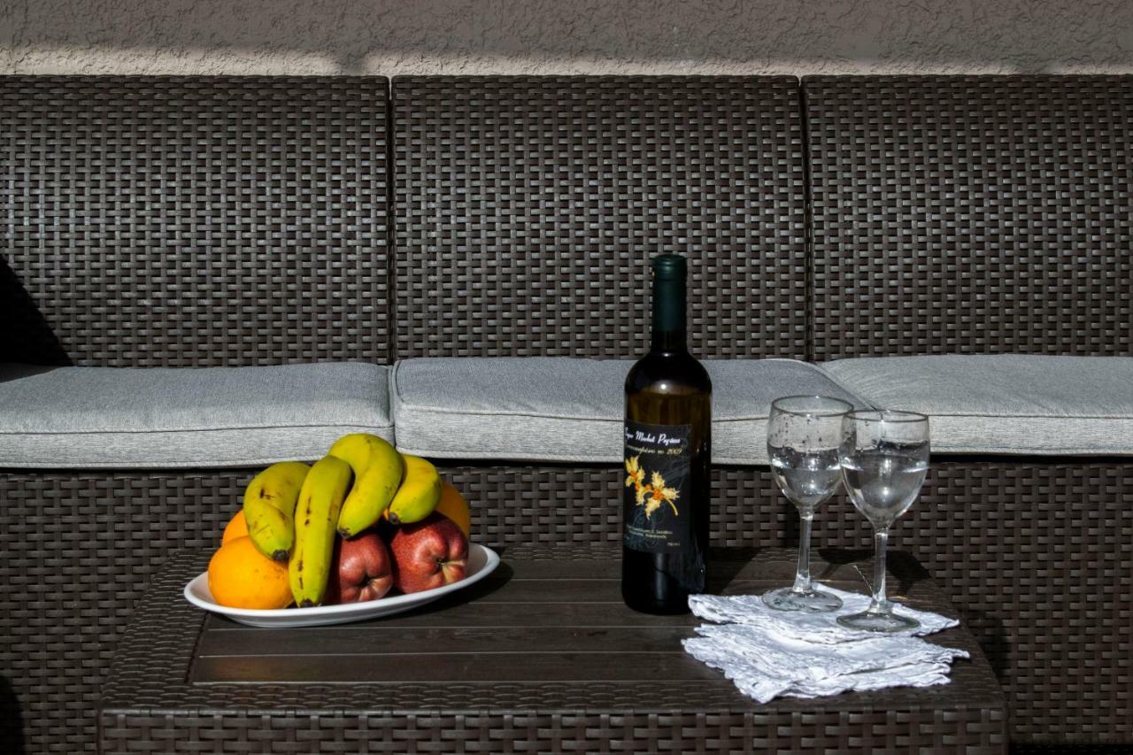 Villeta Nikol Apartment